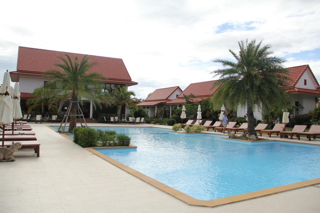 Armonia Village Resort And Spa Chumpon Extérieur photo