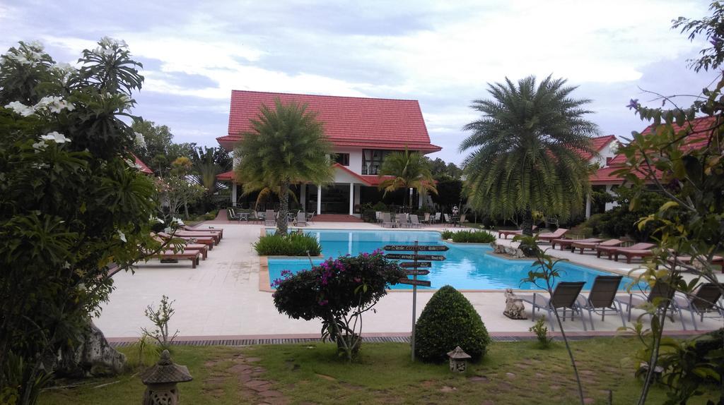 Armonia Village Resort And Spa Chumpon Extérieur photo