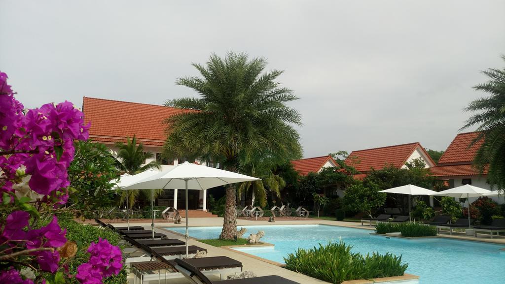 Armonia Village Resort And Spa Chumpon Extérieur photo