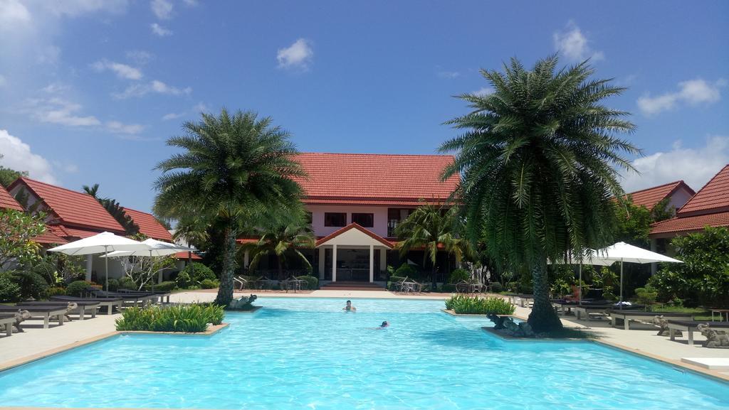 Armonia Village Resort And Spa Chumpon Extérieur photo