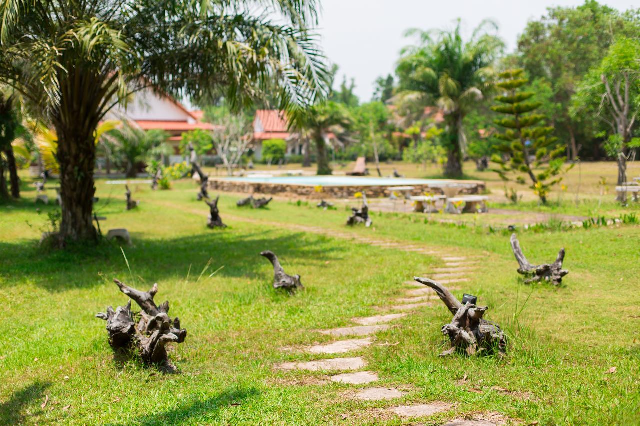 Armonia Village Resort And Spa Chumpon Extérieur photo