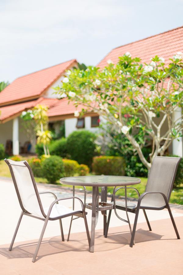Armonia Village Resort And Spa Chumpon Extérieur photo