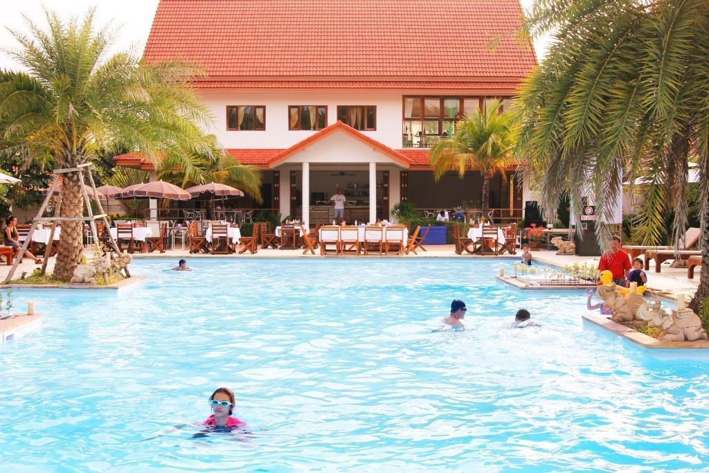 Armonia Village Resort And Spa Chumpon Extérieur photo